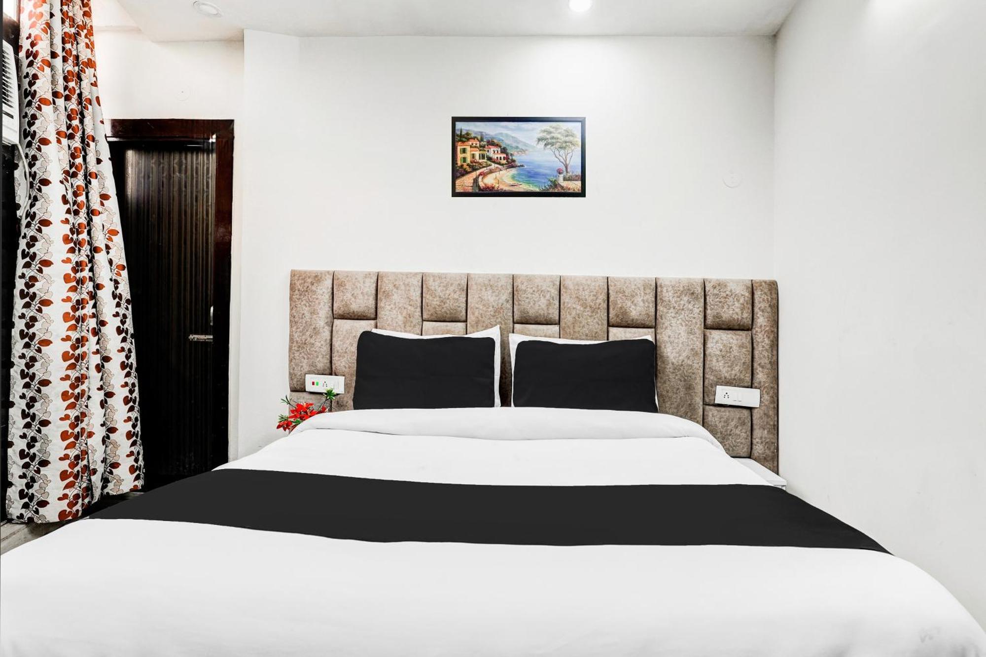 Hotel O Clock Tower Inn New Delhi Exterior photo